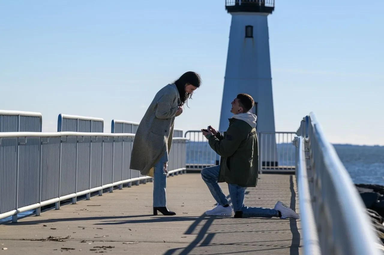 Proposal at the lighthouse pier